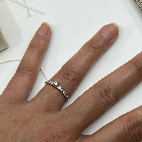 Vintage 925 FAS Sterling Silver Ring Size 7 CZ Solitaire & Channel Accents - Picture 8 of 17